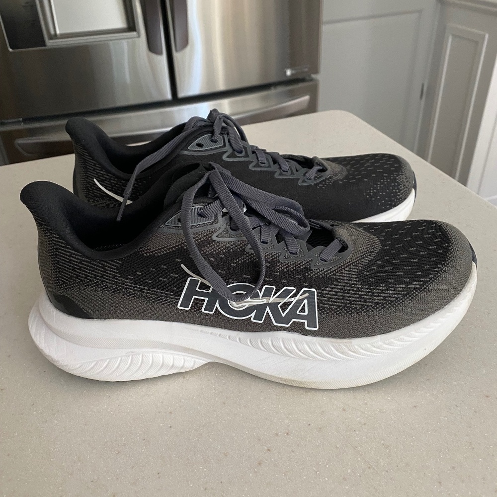 Hoka Mach 6 Black/White Women's Size 8